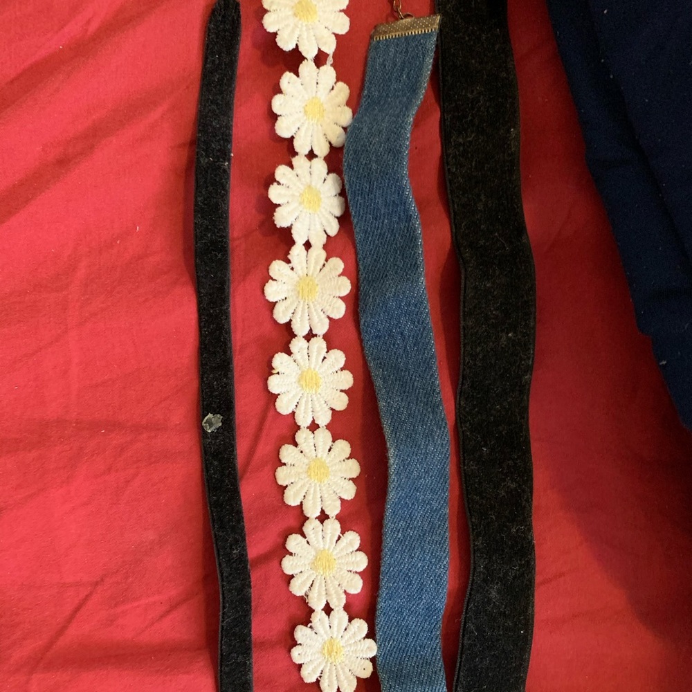 Set of chokers